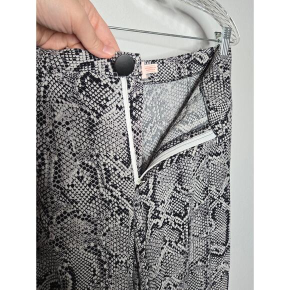 Showpo Black Gray White Snakeskin High Rise Straight Leg Pants Women's 6 - Picture 3 of 6